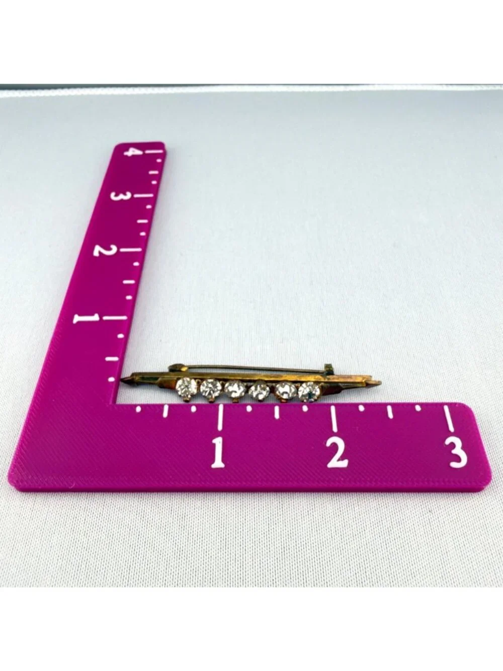 Vintage Victorian Paste Stone Bar Brooch Gold Tone Prong Set Arrows